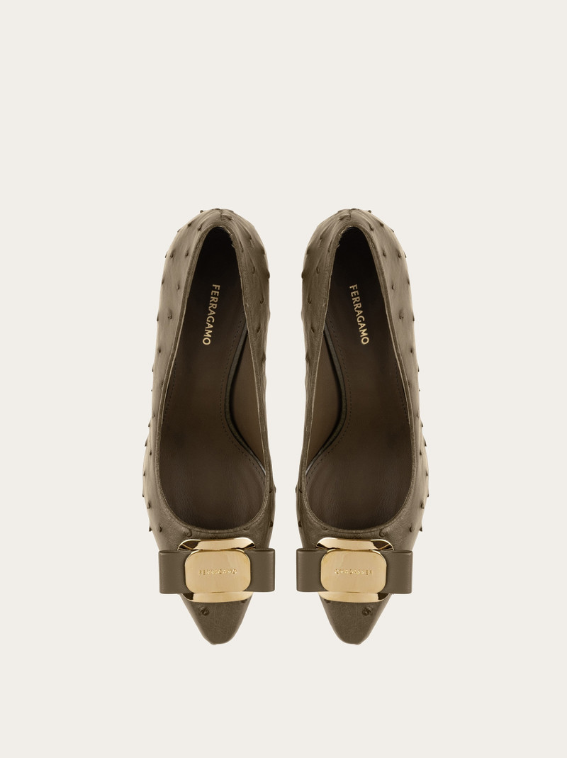 FERRAGAMO New Vara plate pump outlook