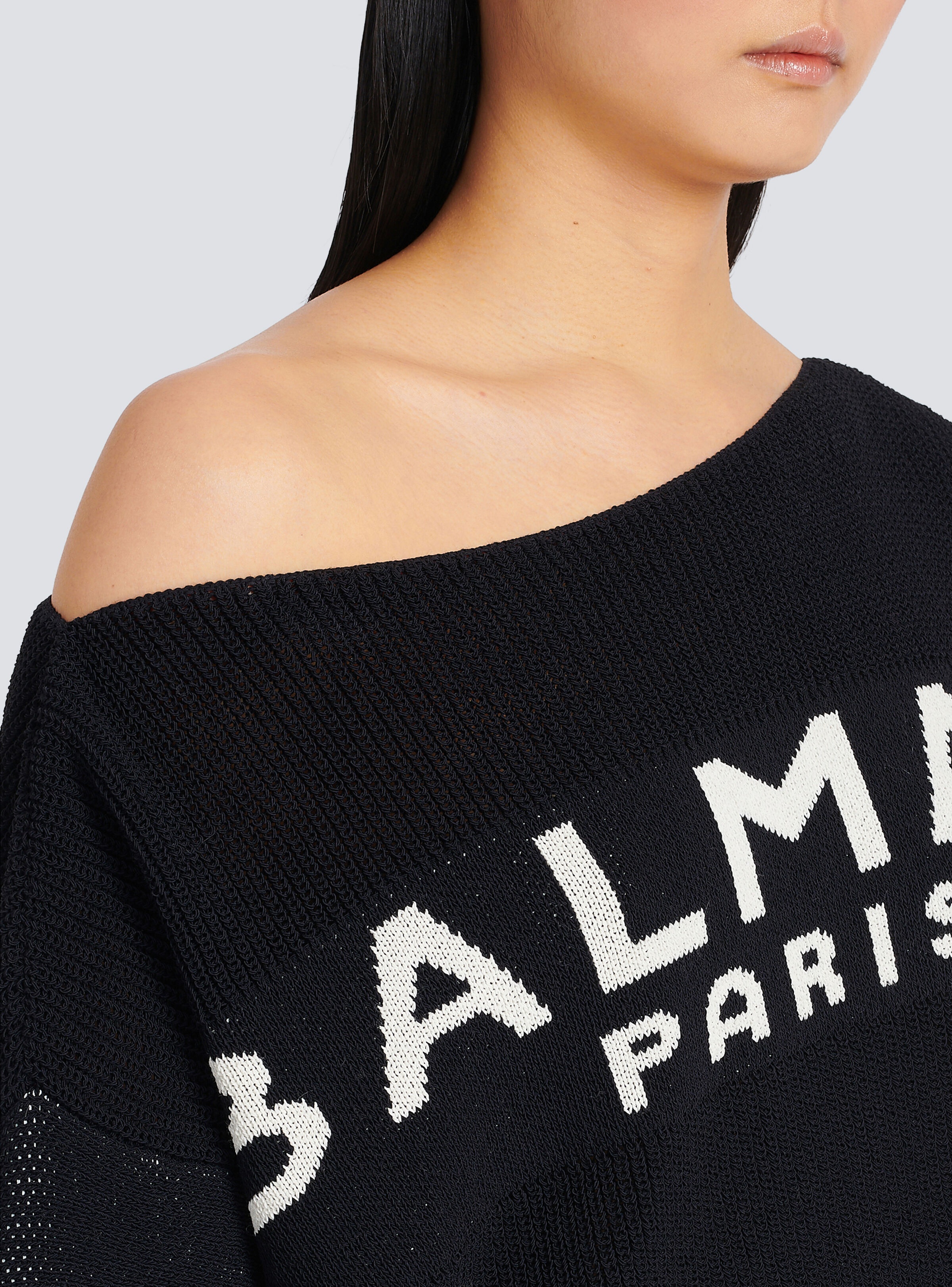 Cropped knit sweater with graffiti Balmain logo print - 9