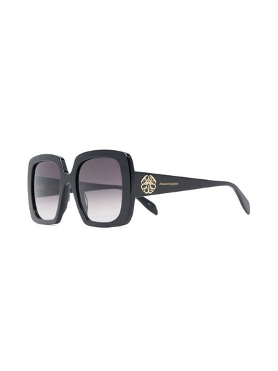 Alexander McQueen logo-print rectangle sunglasses outlook