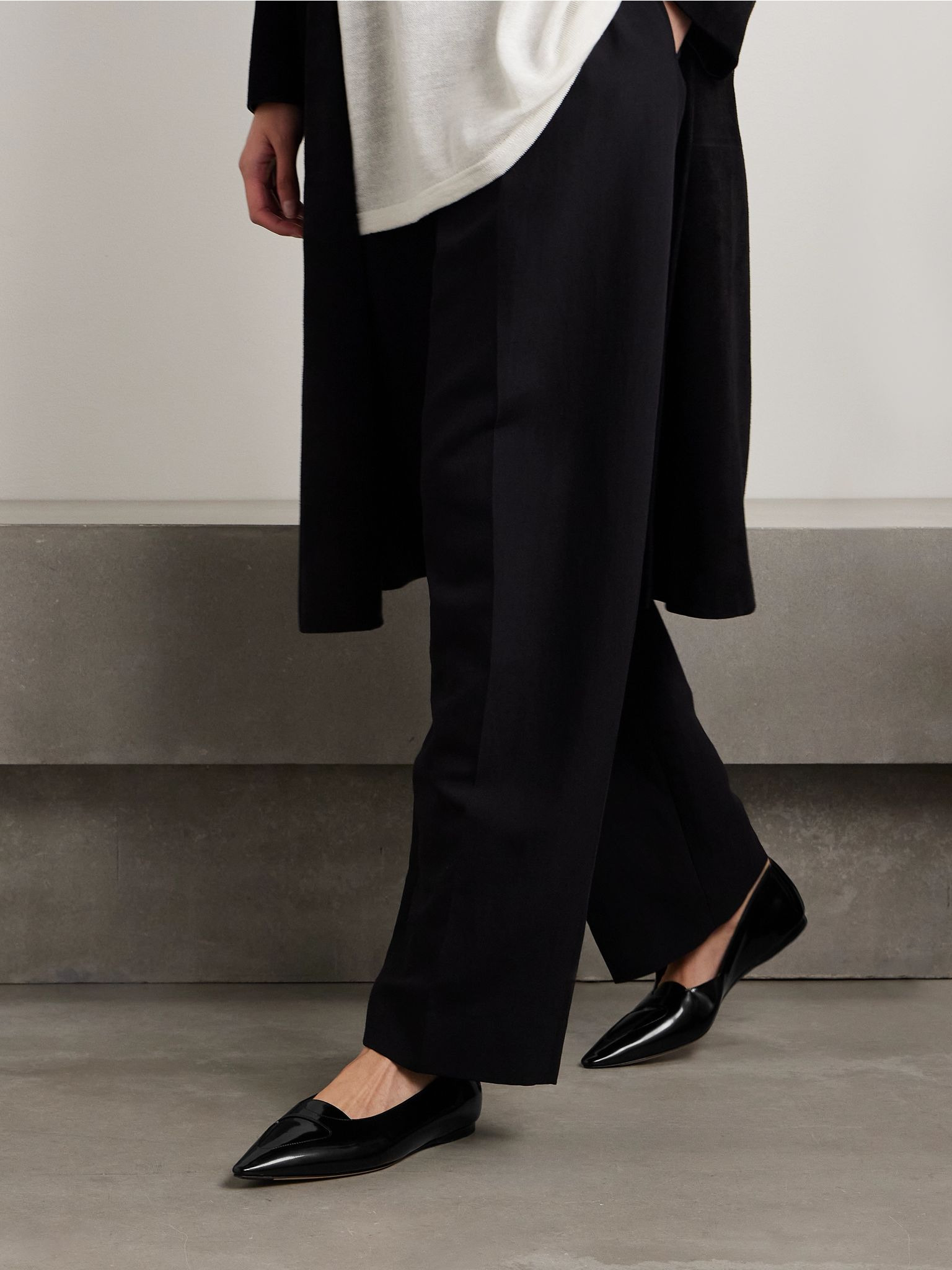 Viv glossed-leather ballet flats Black - 2