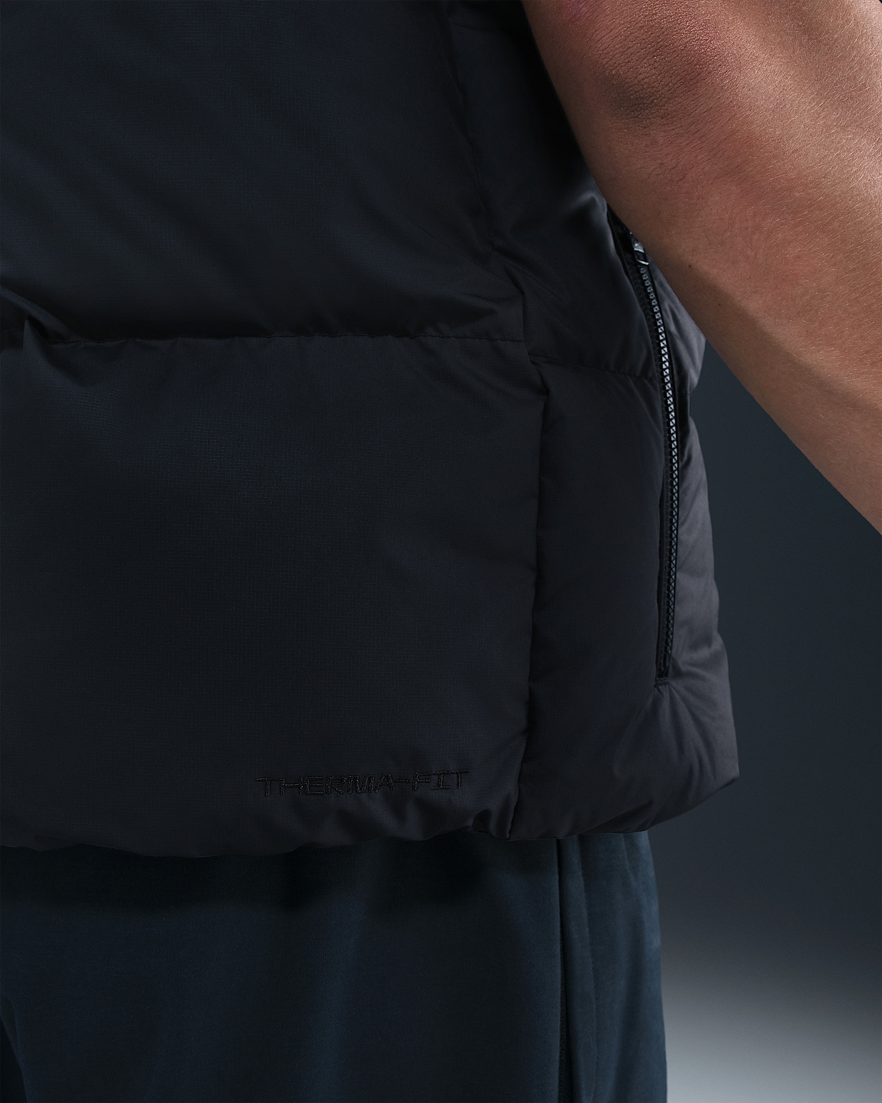 Nike Sportswear Club Men's Therma-FIT Loose Vest - 6
