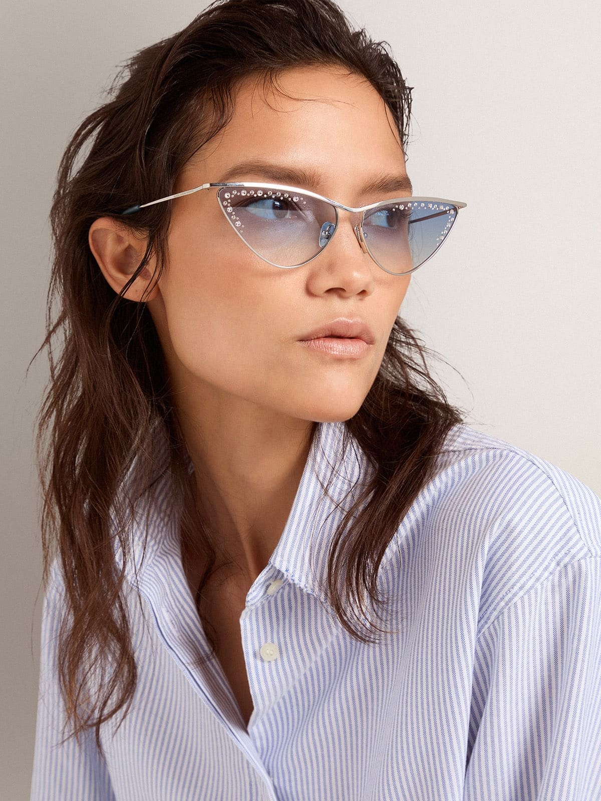 Sunglasses cat-eye style with silver frame and crystals - 3