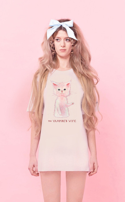THE VAMPIRE’S WIFE THE SURRENDER CAT T SHIRT outlook