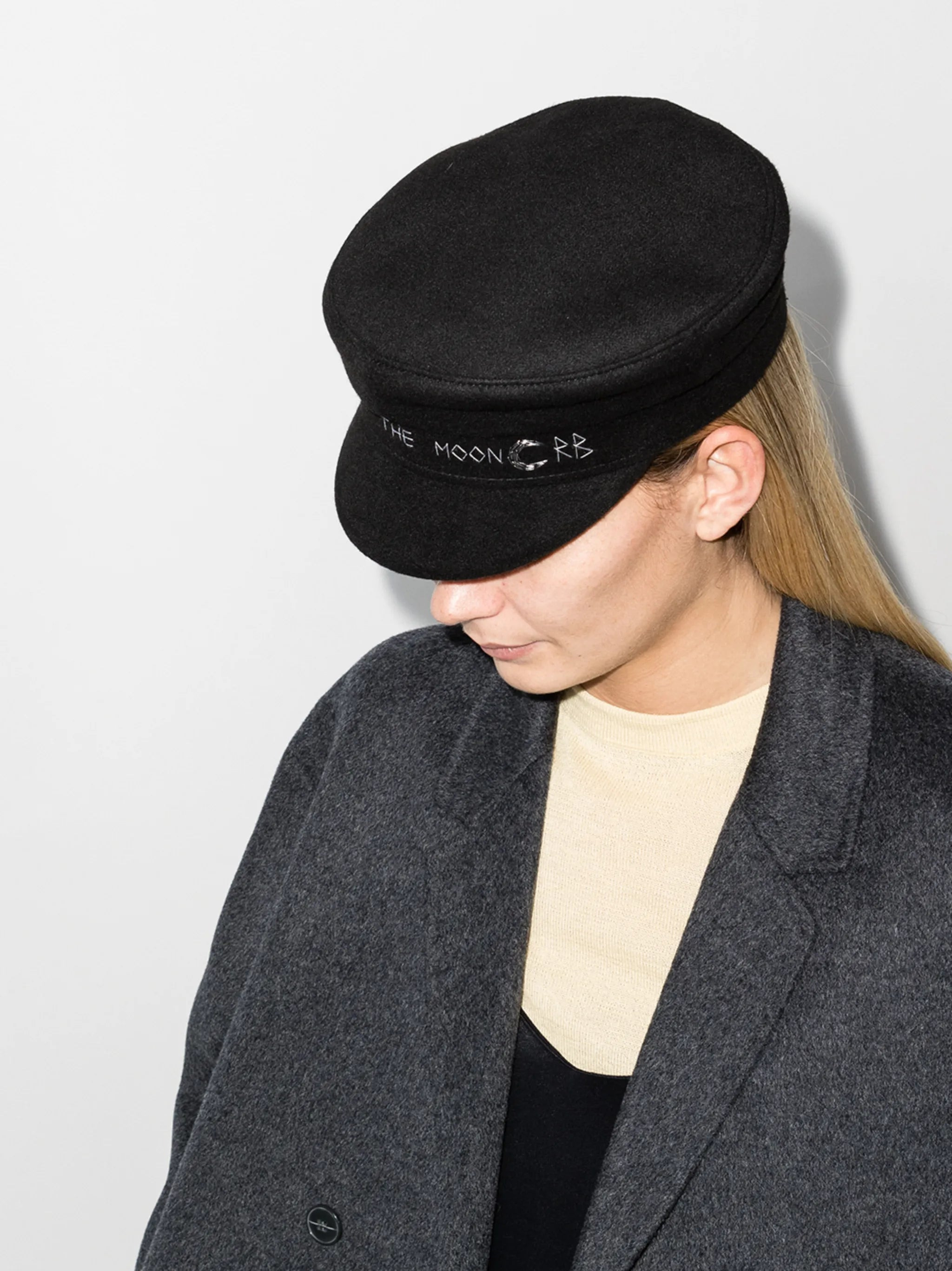 crystal-embellished logo baker boy cap - 2
