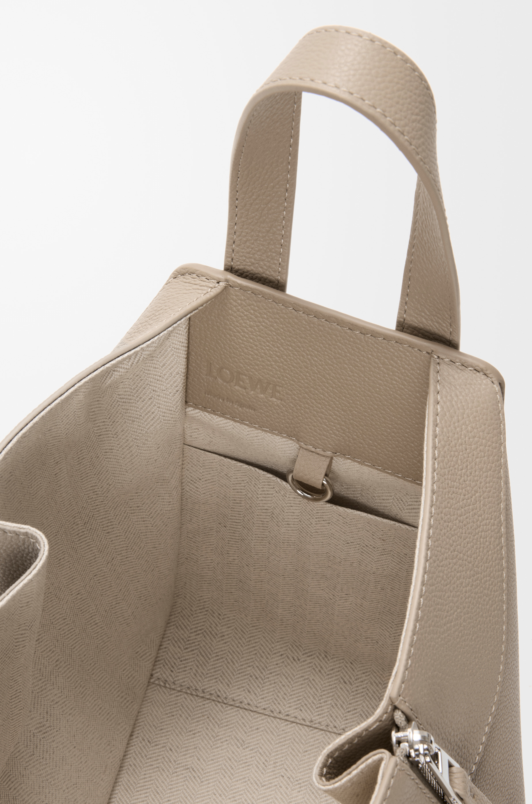 Compact Hammock bag in soft grained calfskin - 6