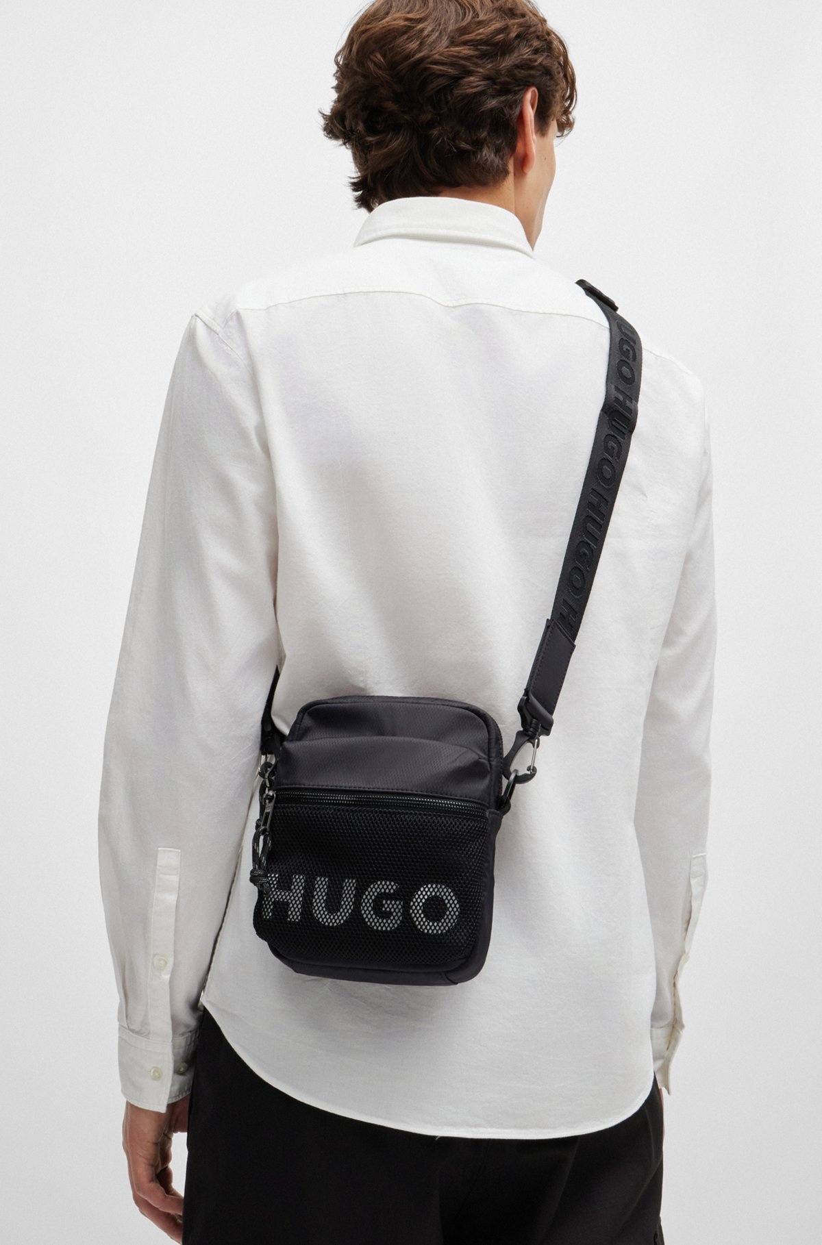 REPORTER BAG WITH CONTRAST LOGO AND MESH OVERLAY - 4