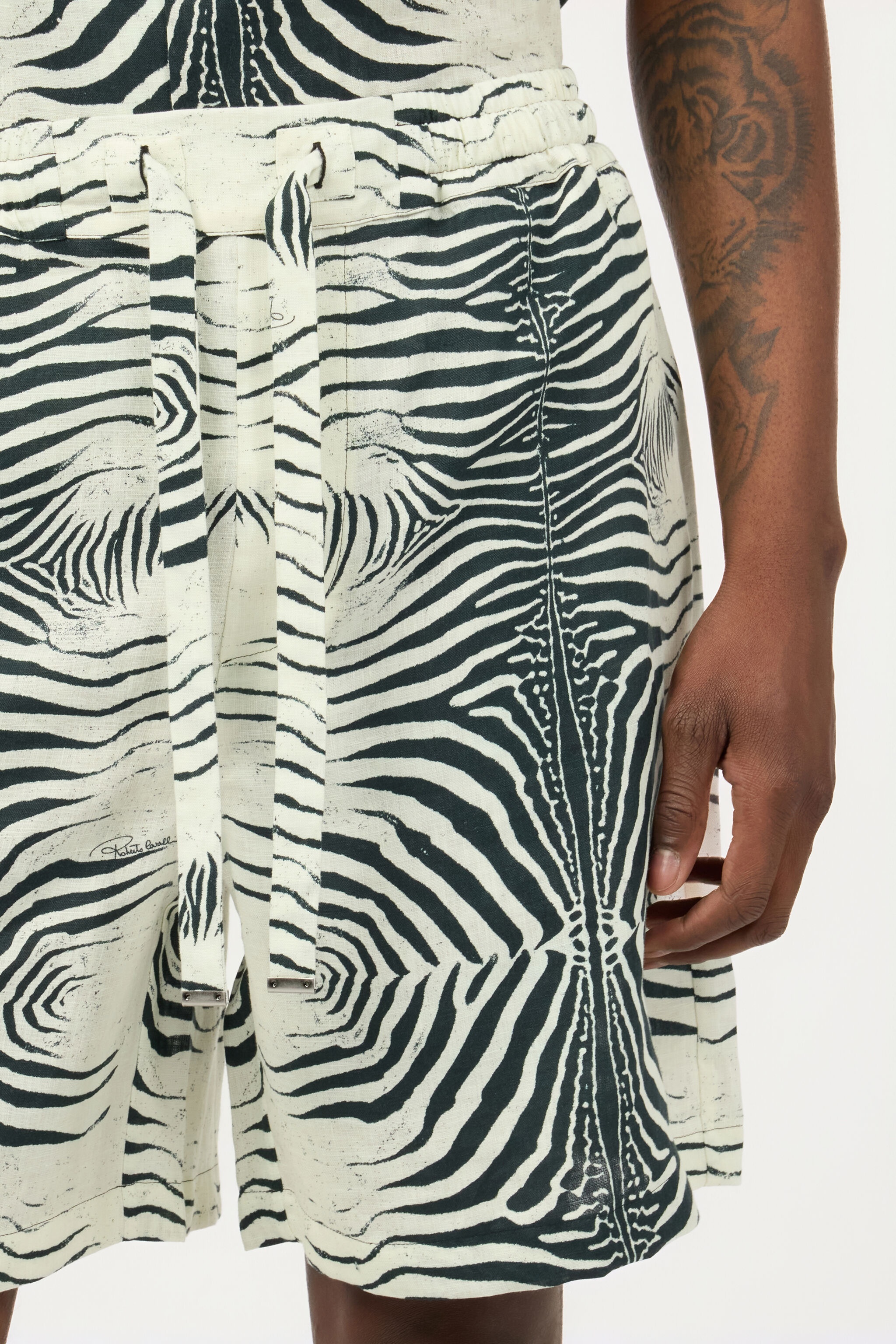Linen Bermuda Shorts With Mini Zebra Print - 6