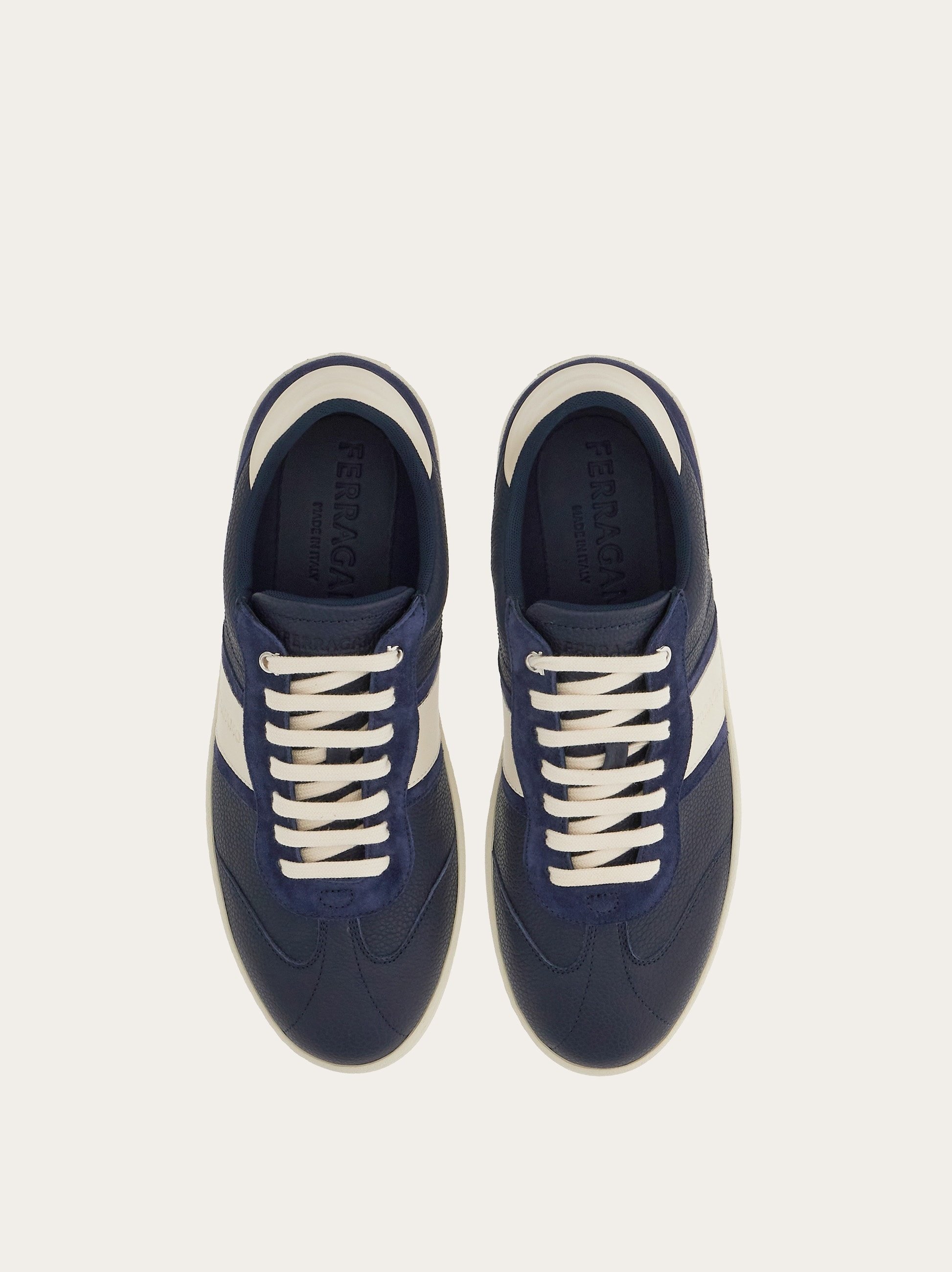 Low top sneaker with signature - 2
