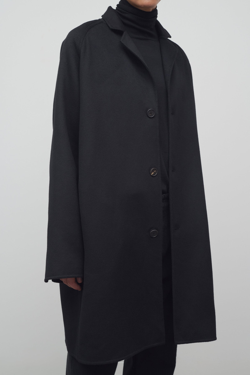 Elide Coat in Cashmere 6