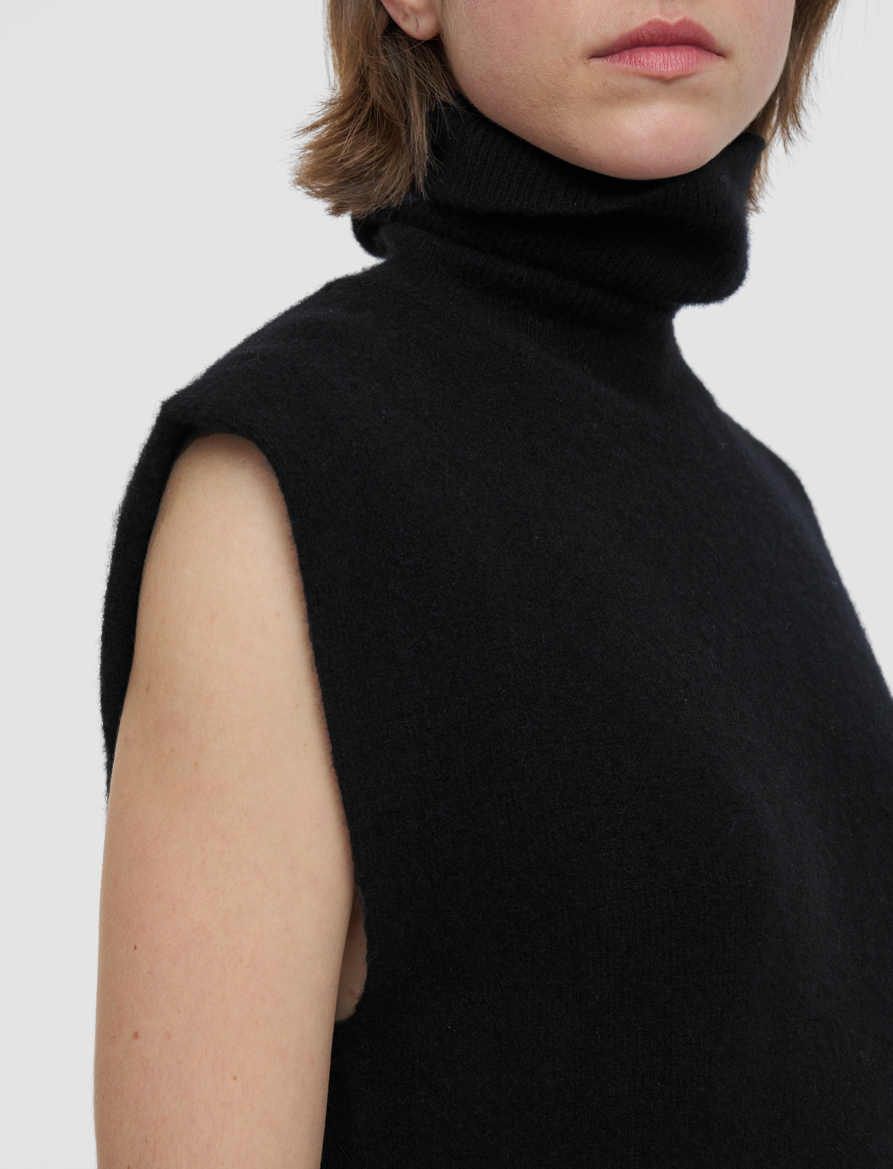 Brushed Cashmere Vest - 6