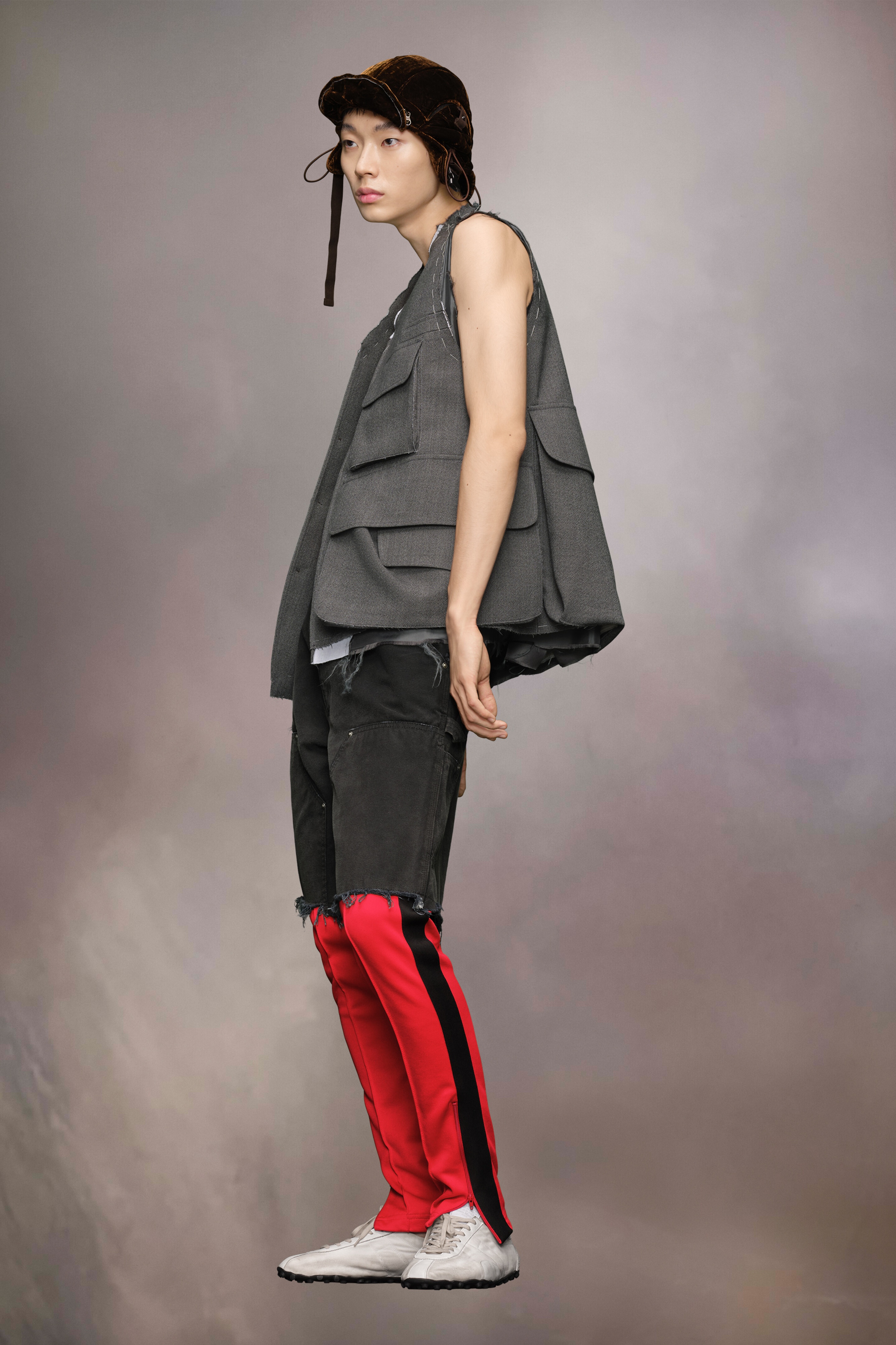 Sleeveless wool jacket - 4