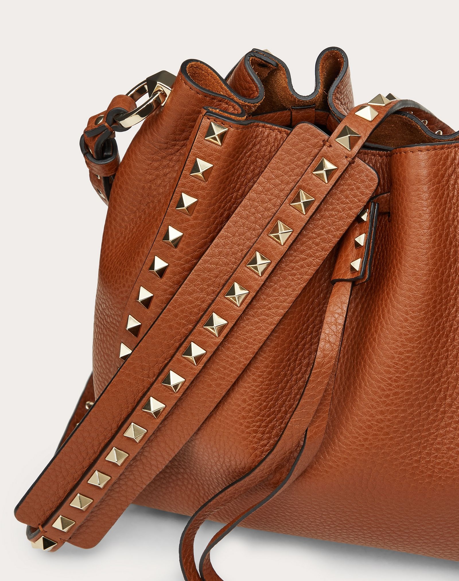 Small Rockstud Grainy Calfskin Bucket Bag - 5