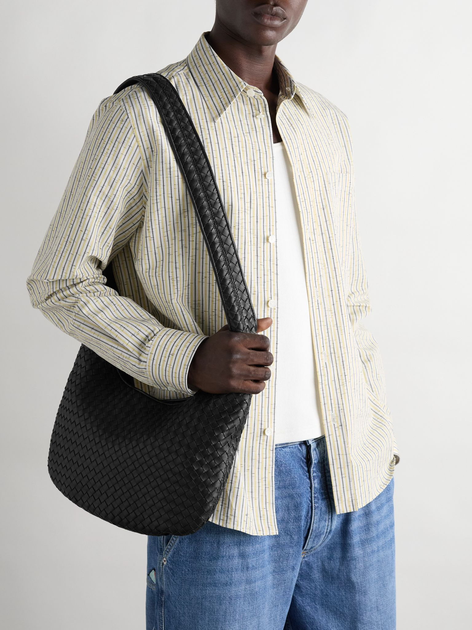 Intrecciato Leather Messenger Bag Black - 2