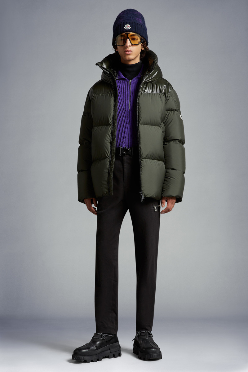 Moncler Damavand Short Down Jacket outlook