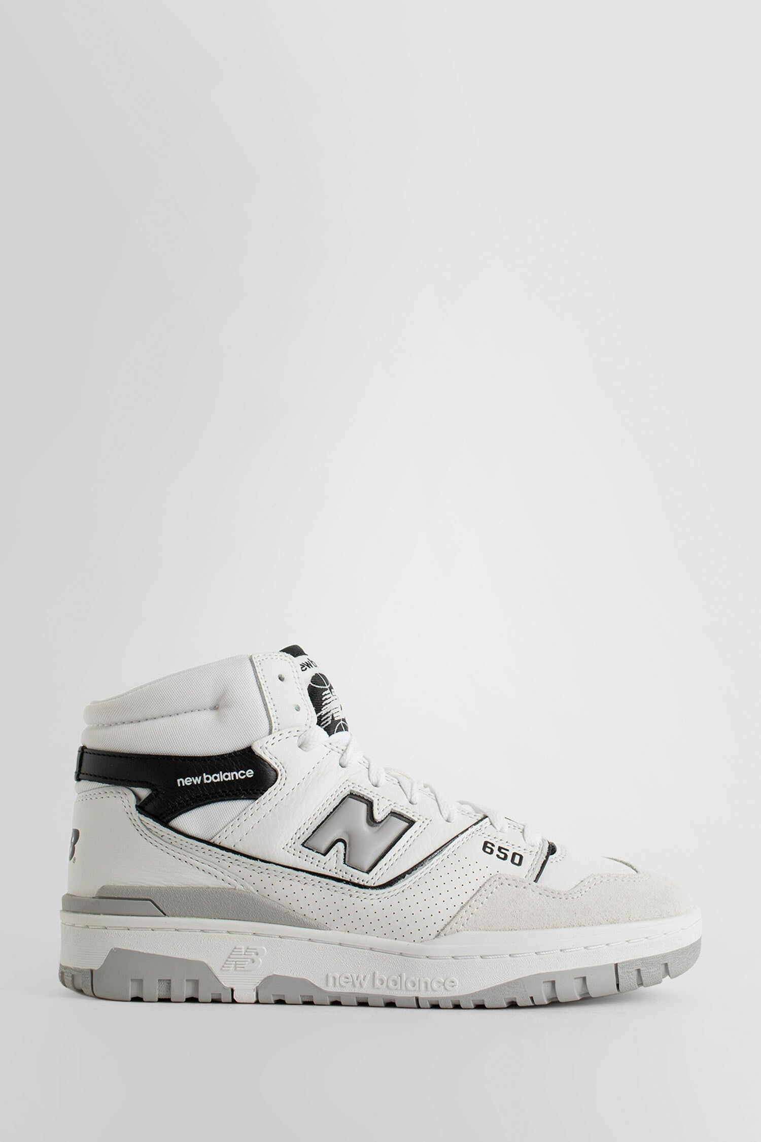 NEW BALANCE UNISEX WHITE SNEAKERS - 1