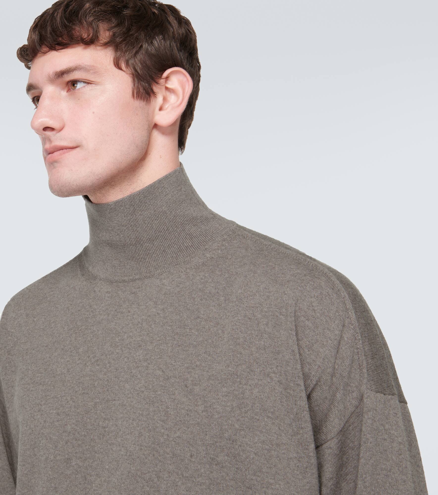 Wool turtleneck sweater - 5