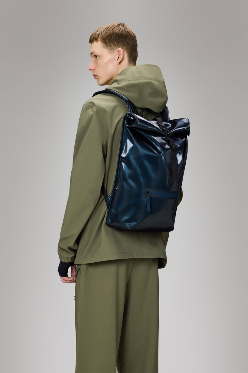 RAINS Rolltop Rucksack outlook
