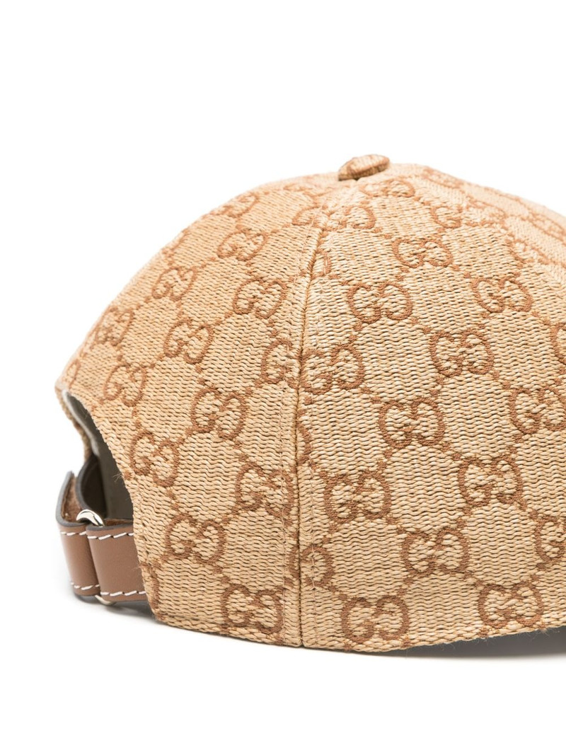 GUCCI GG Supreme cap outlook