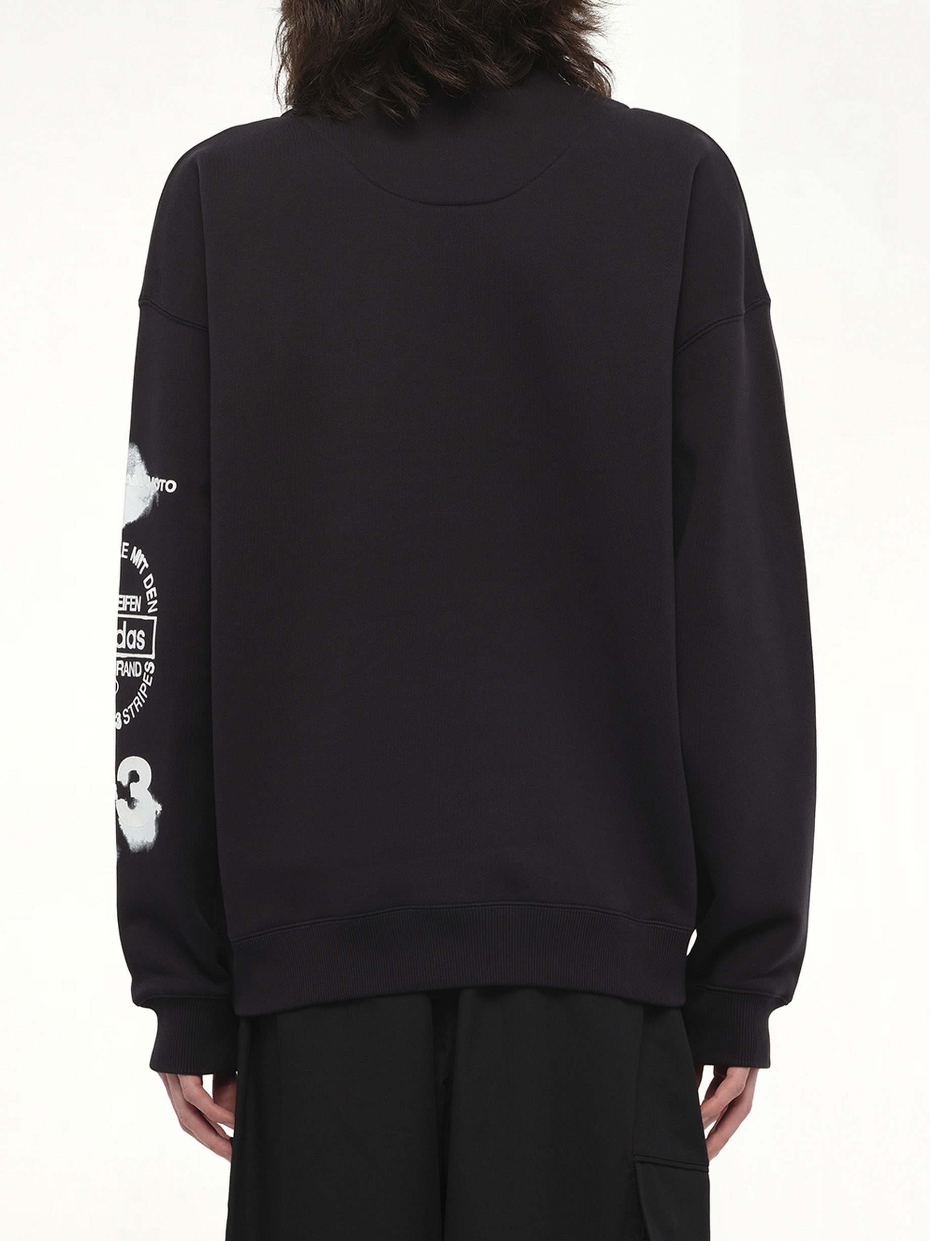Graphic Crew Sweat in Black - 6