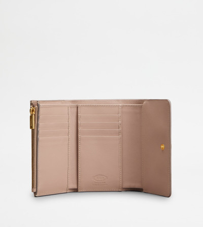 Tod's KATE WALLET IN LEATHER - PINK outlook