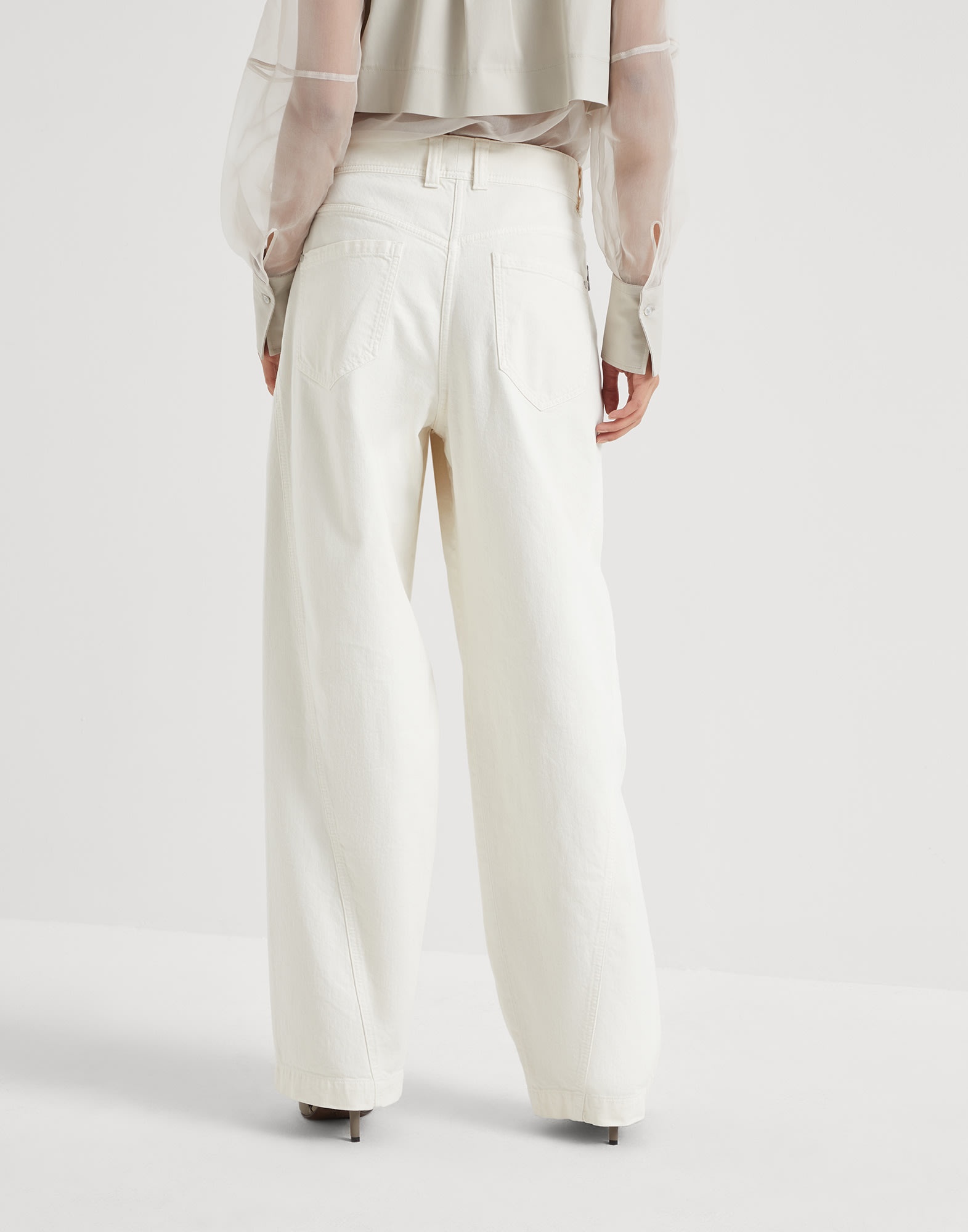 Dyed soft denim loose sartorial trousers with shiny tab - 2