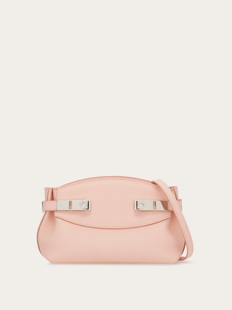 Hug crossbody 부대 1