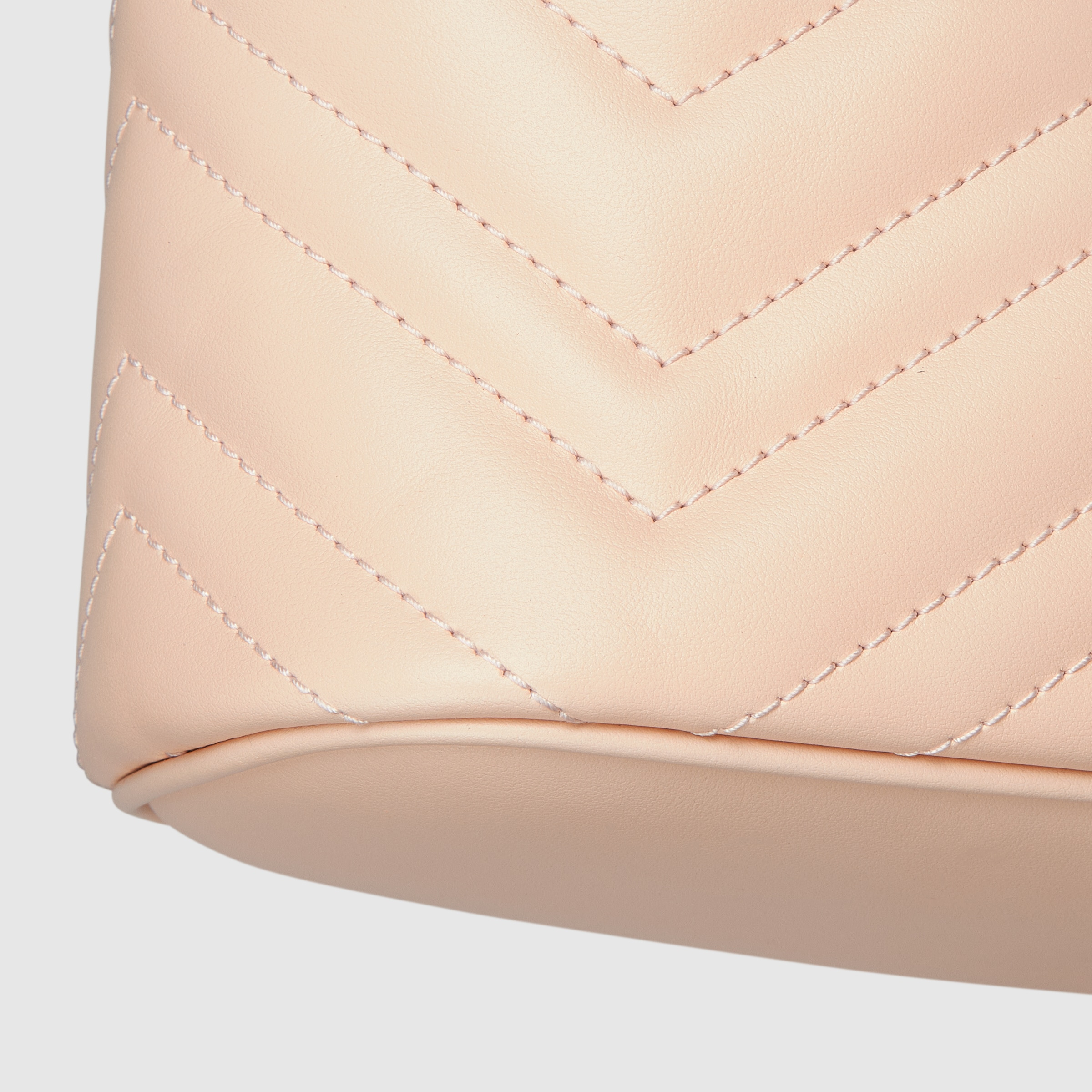 GG Marmont mini vanity bag - 9