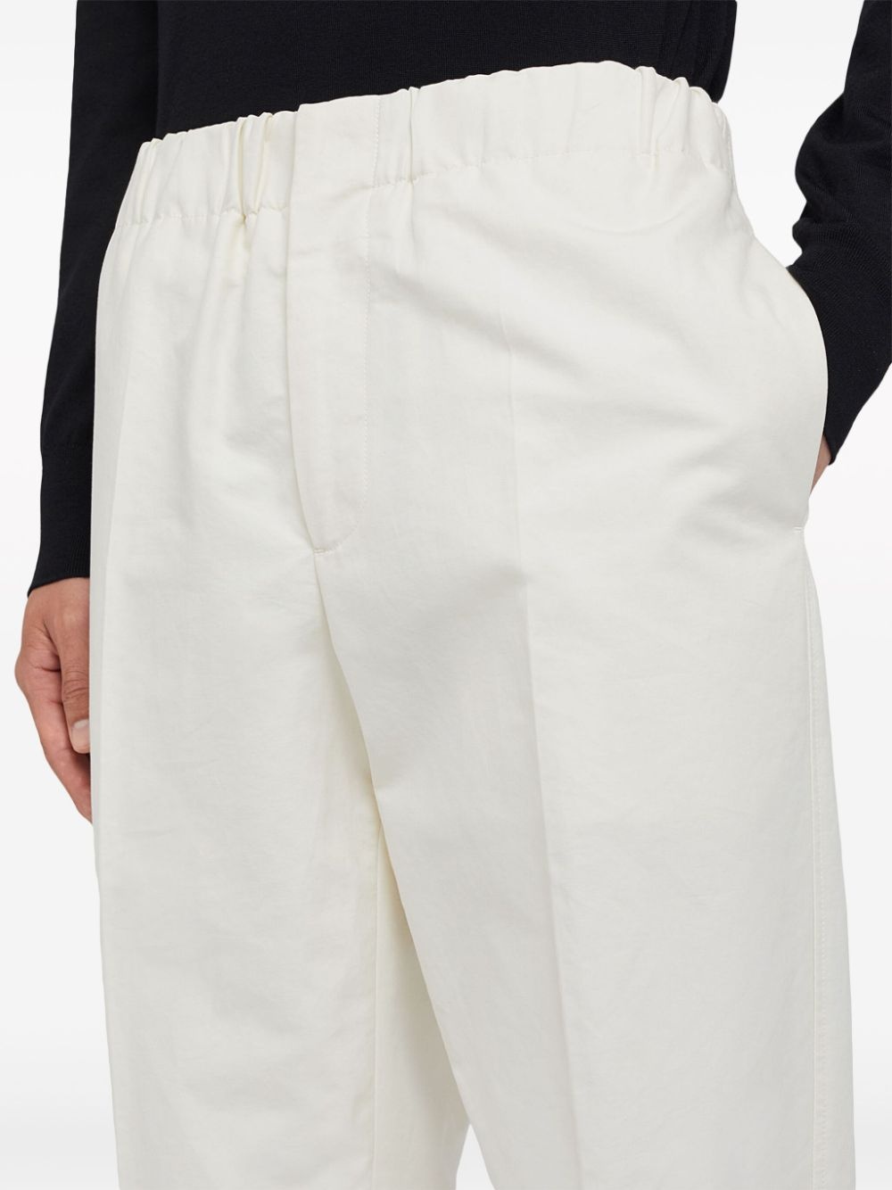 elasticated-waistband cotton trousers - 4