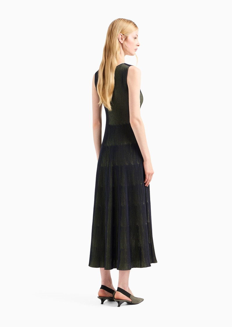 Dress with flared hem and wide-spaced rib flounce 3
