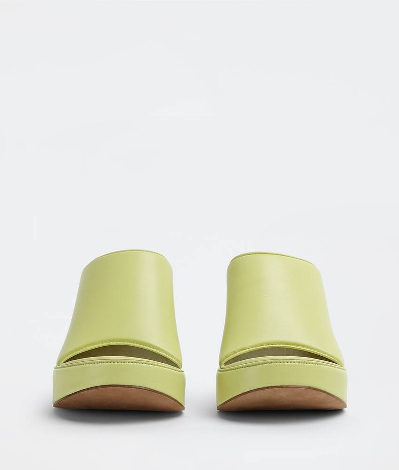 Bottega Veneta wedge outlook
