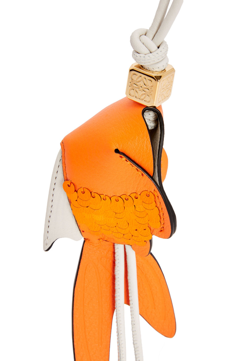 Loewe Fish charm in classic calfskin outlook