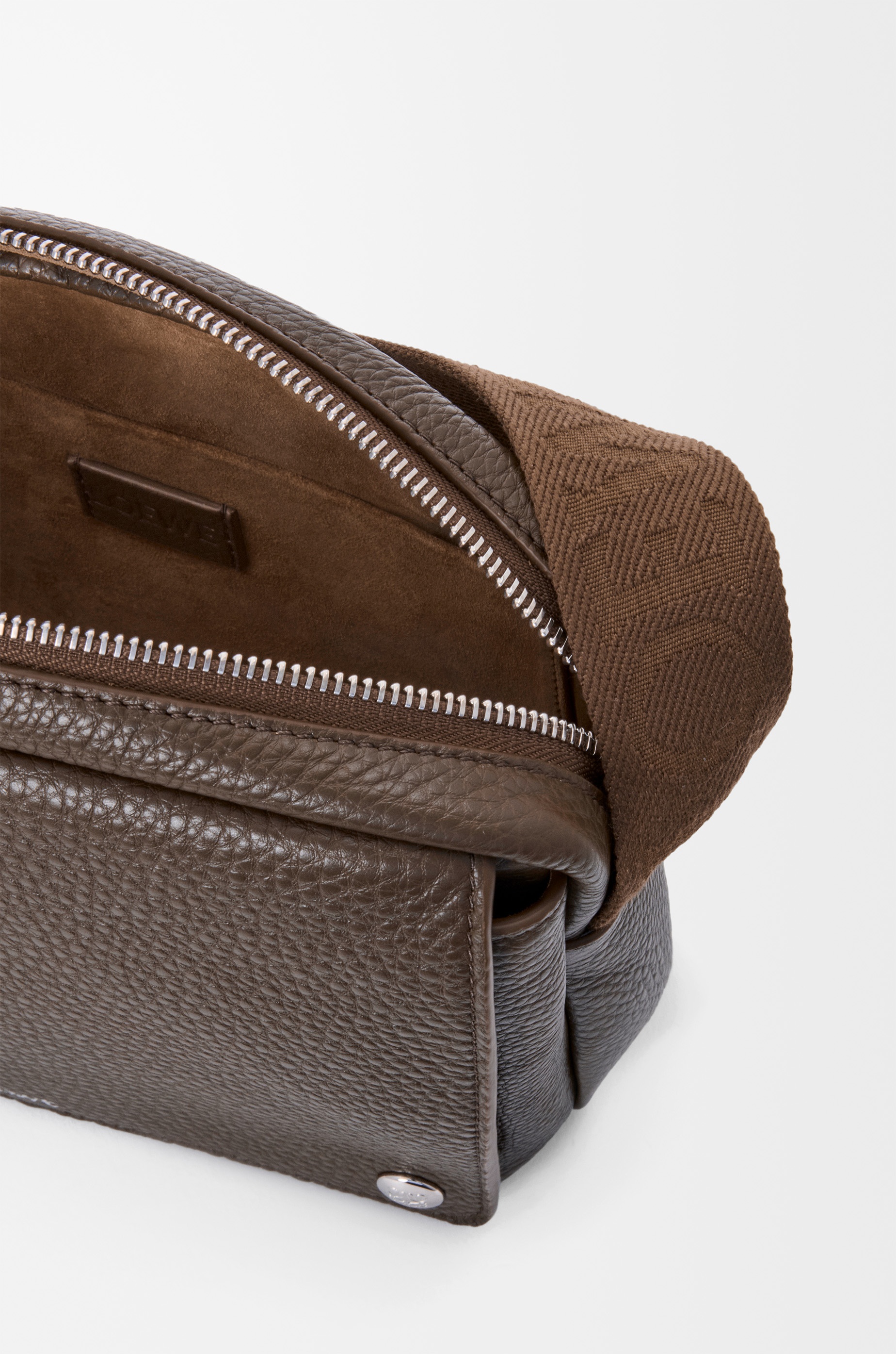 Medium Pebble messenger bag in supple grained calfskin - 3