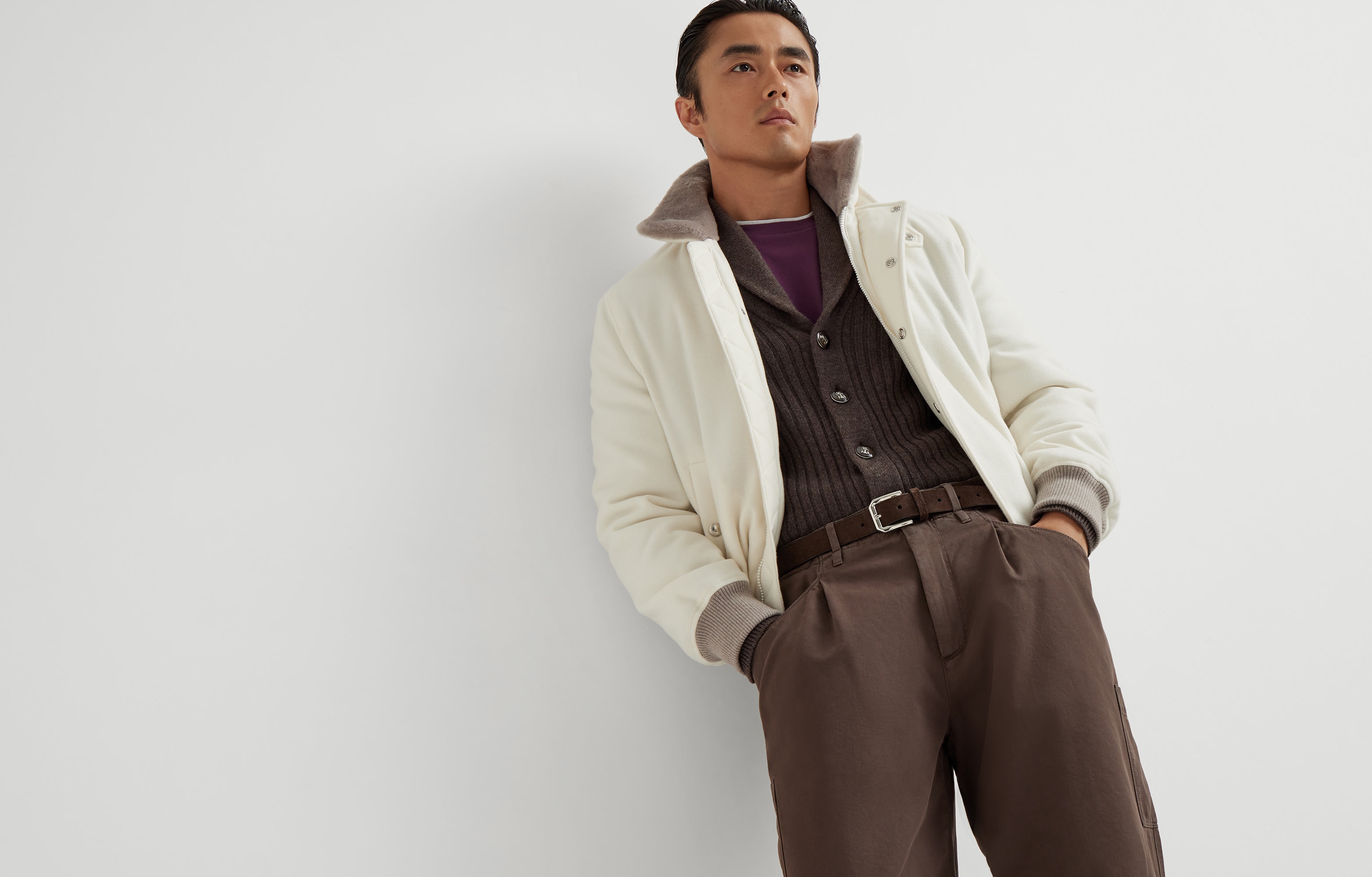 Twisted cotton gabardine ergonomic trousers with patch pockets - 5