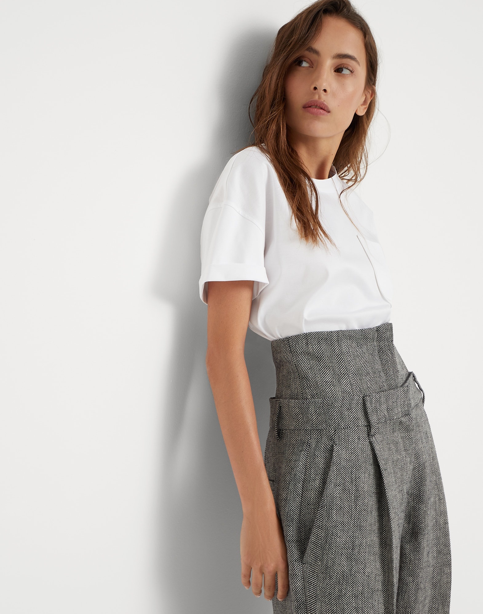 Tシャツ・カットソー BRUNELLO CUCINELLI COTTON JERSEY T-SHIRT WITH SHINY TAB Brunello Cucinelli Cotton jersey T-shirt with shiny tab