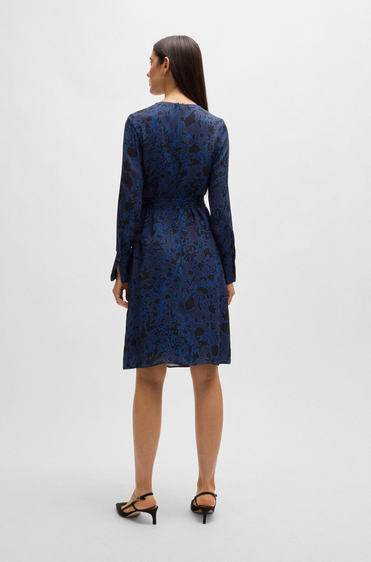 LONG-SLEEVED DRESS WITH FLORAL PRINT AND BELT - 4