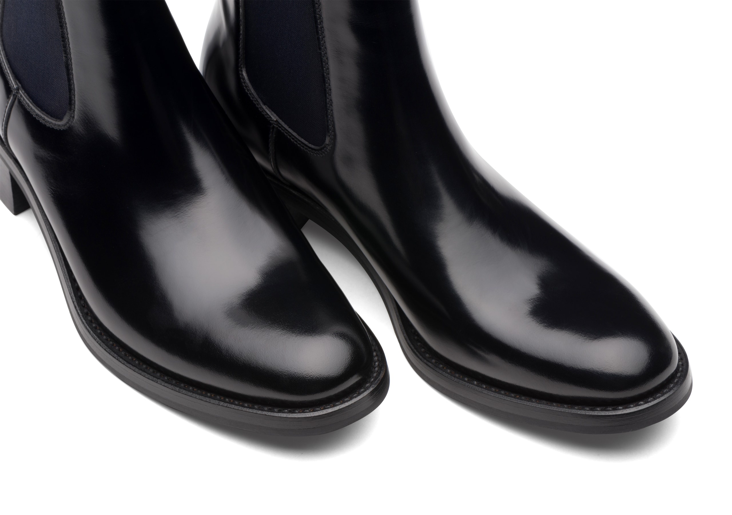 Monmouth 40
Polished Fumè Chelsea Boot Black/blue - 4