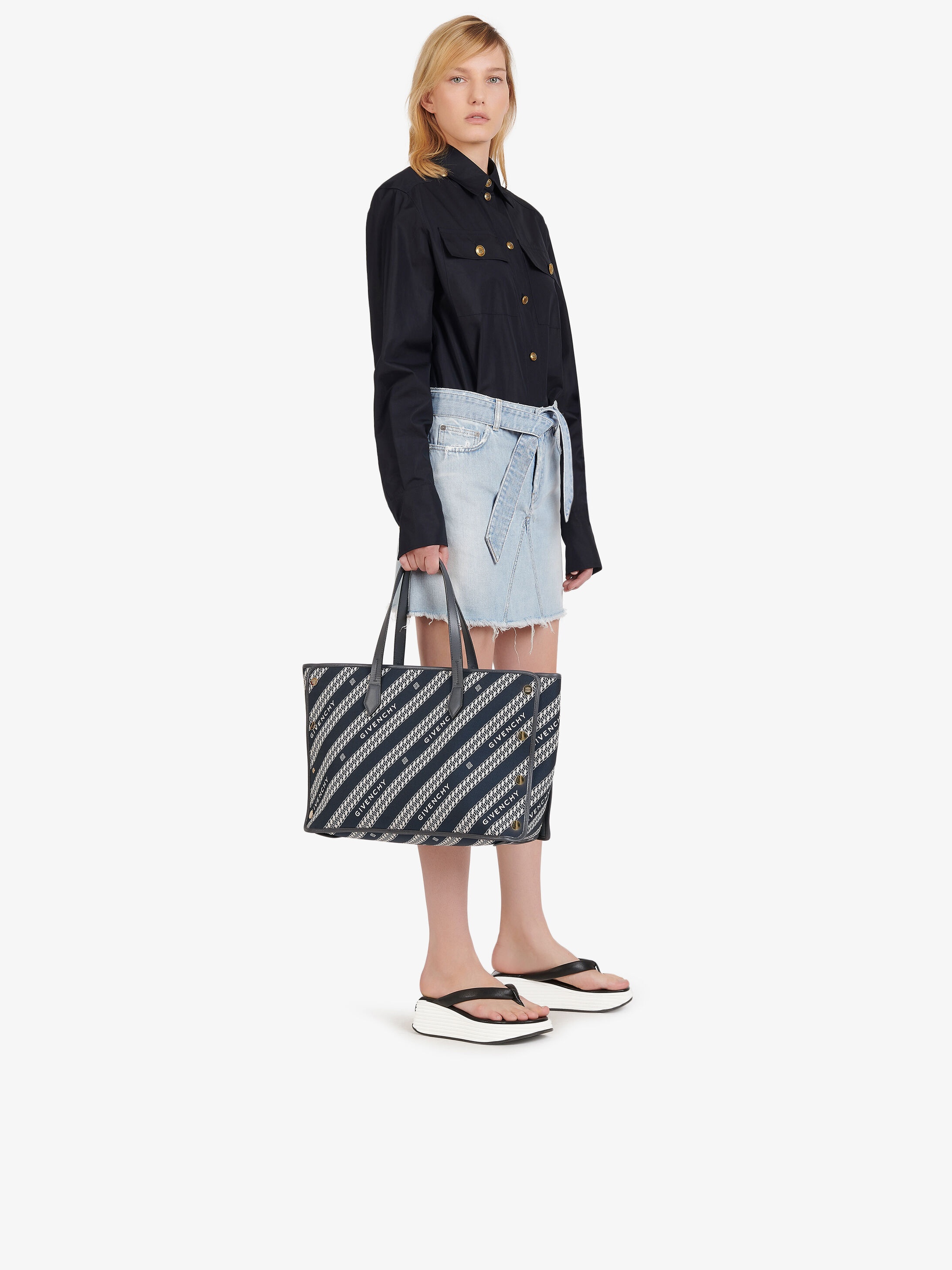 Medium Bond shopper in GIVENCHY chain jacquard - 2