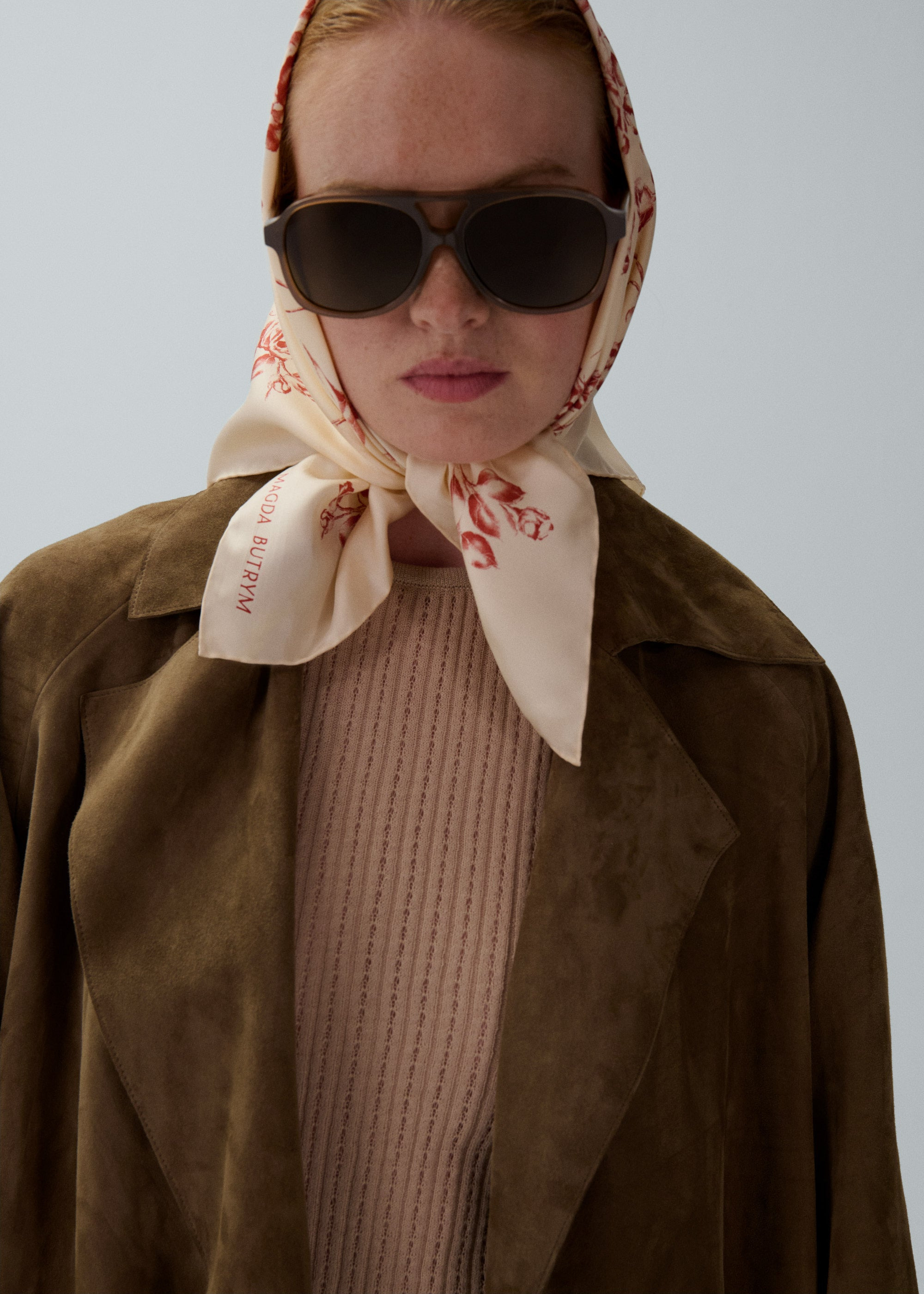 Belted leather wrap coat in beige suede - 4