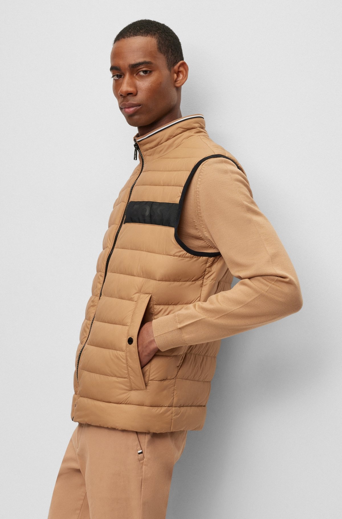 WATER-REPELLENT GILET WITH 3D-LOGO TAPE - 6