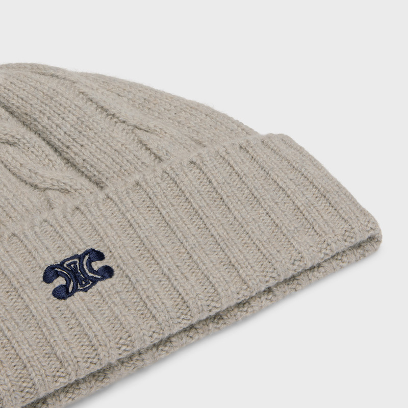 triomphe cable-knit beanie in cashmere 3