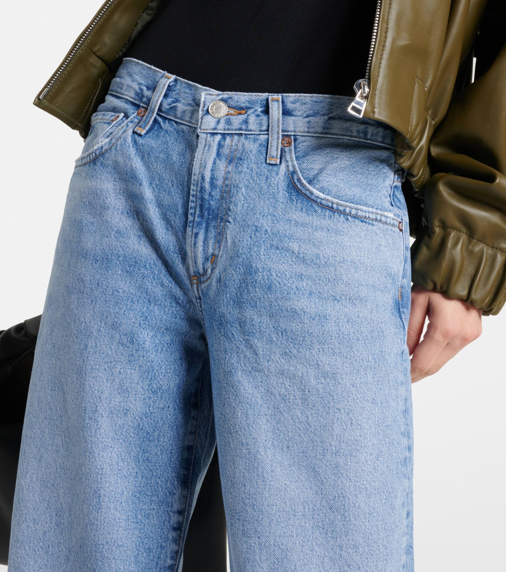 Clara low-rise wide-leg jeans - 4