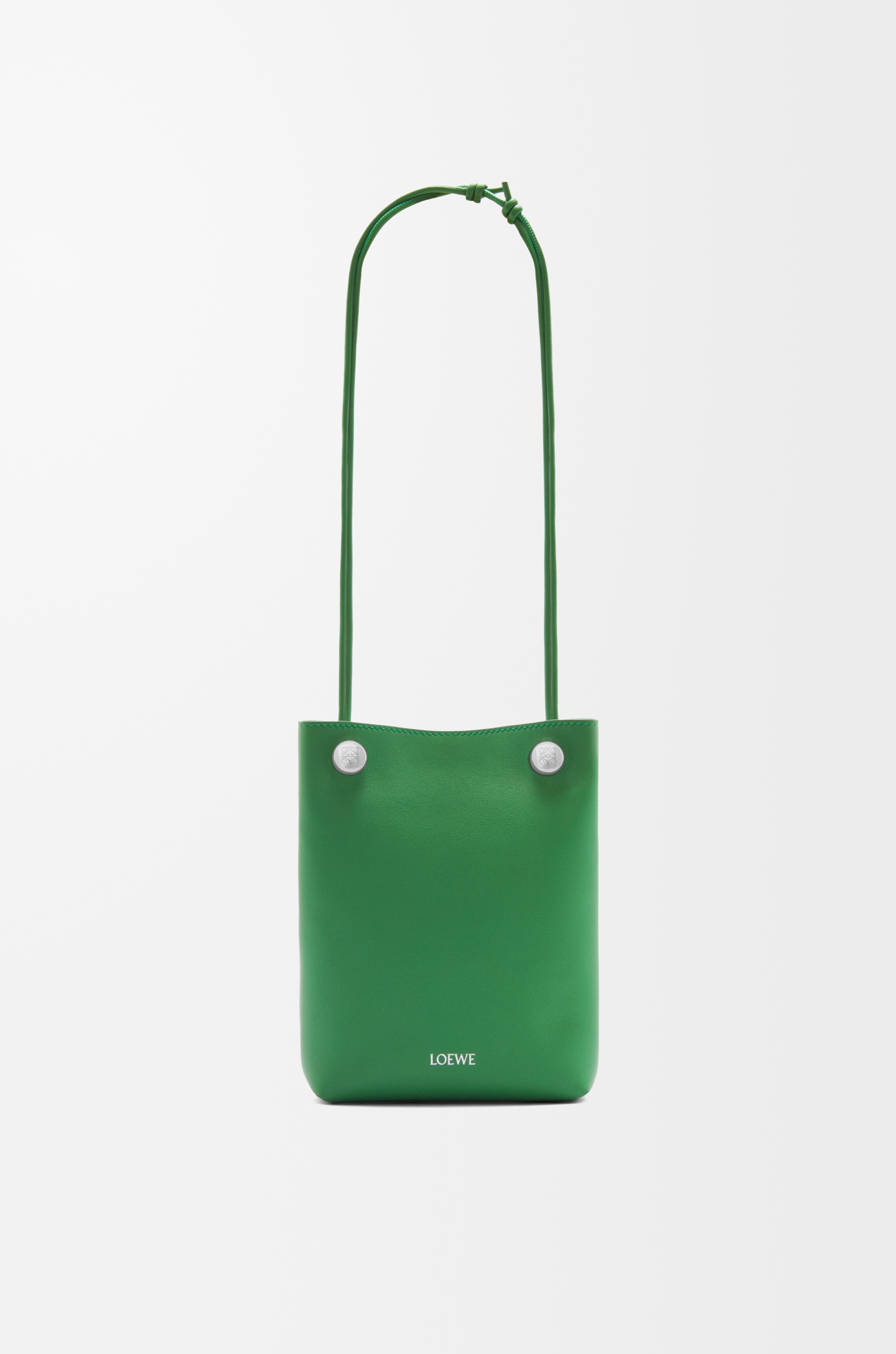 Pebble pouch in smooth calfskin 4