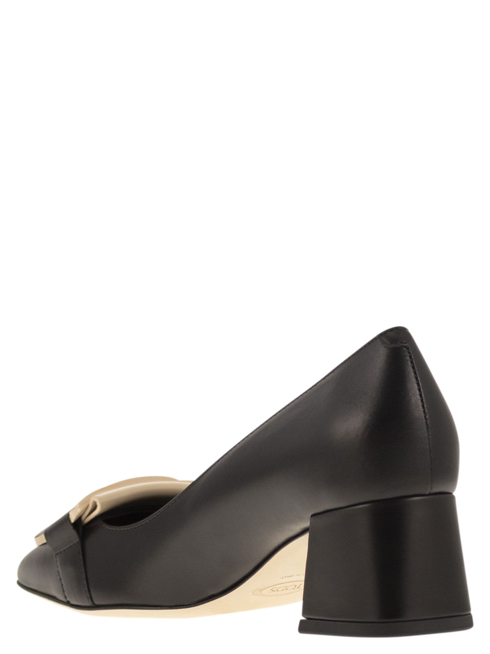 Tod's Women Leather Pumps With Chain - 3