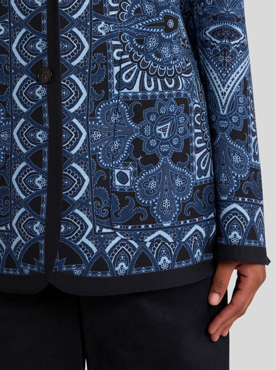 REVERSIBLE JACKET WITH SILK SCARF MOTIF - 2