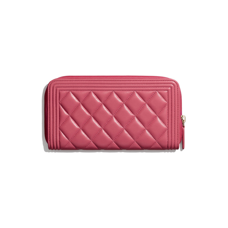 CHANEL BOY CHANEL Long Zipped Wallet outlook