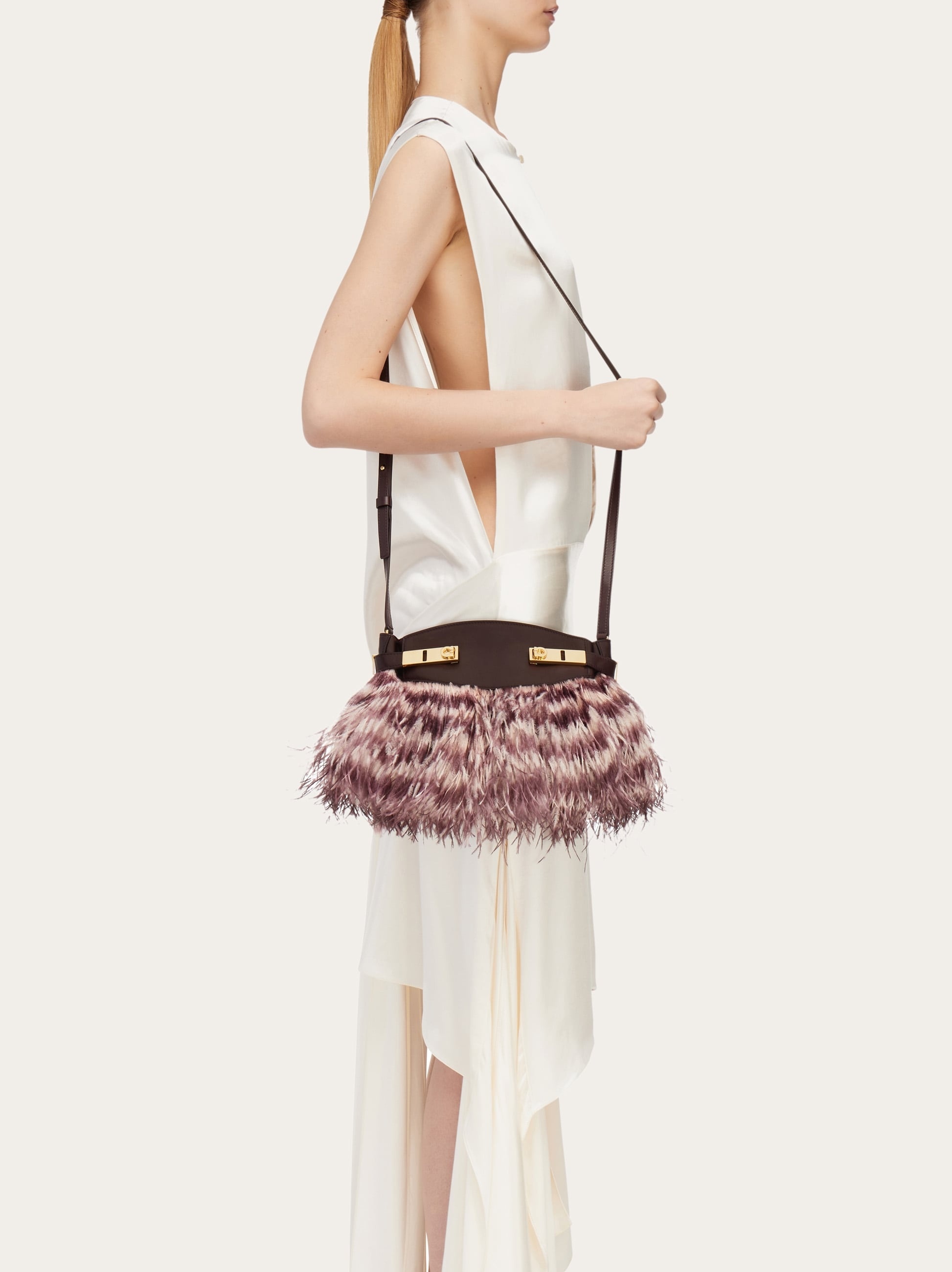 Hug crossbody bag with feathers (S) - 3