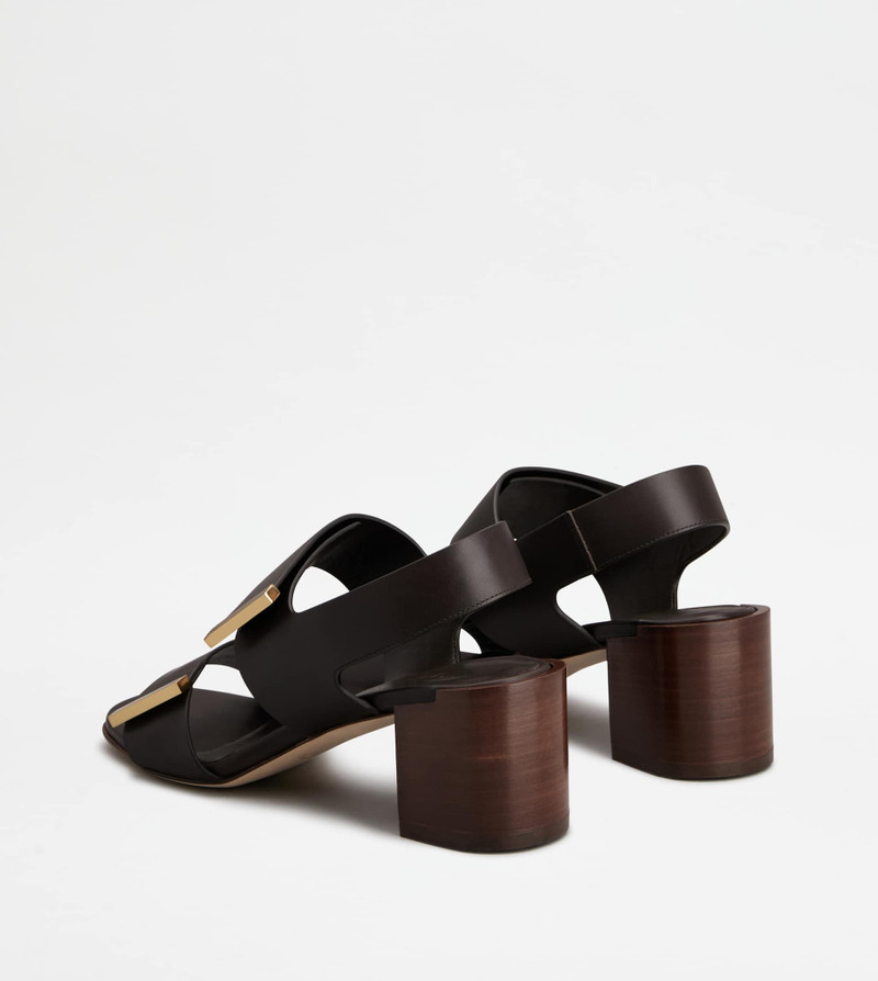 Tod's SANDALS IN LEATHER - BROWN outlook