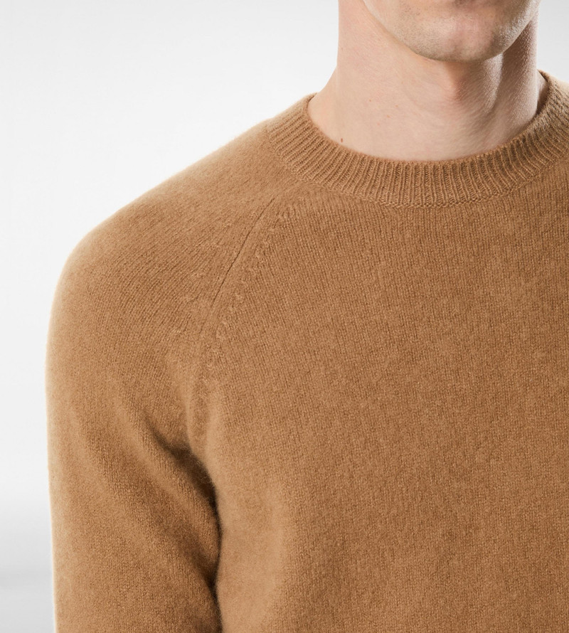 TOM FORD FELTED CASHMERE CREW NECK outlook