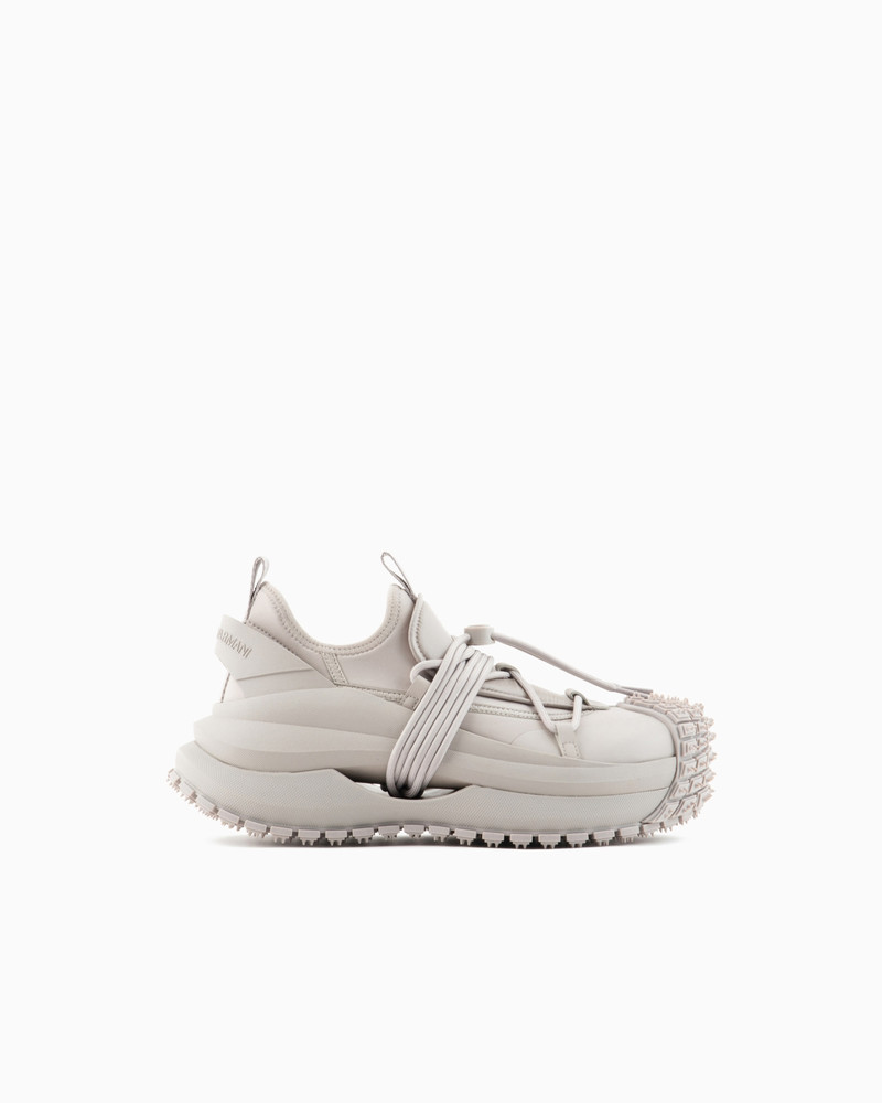 Nylon sneakers 와 scuba 세부사항 과 drawstring 1