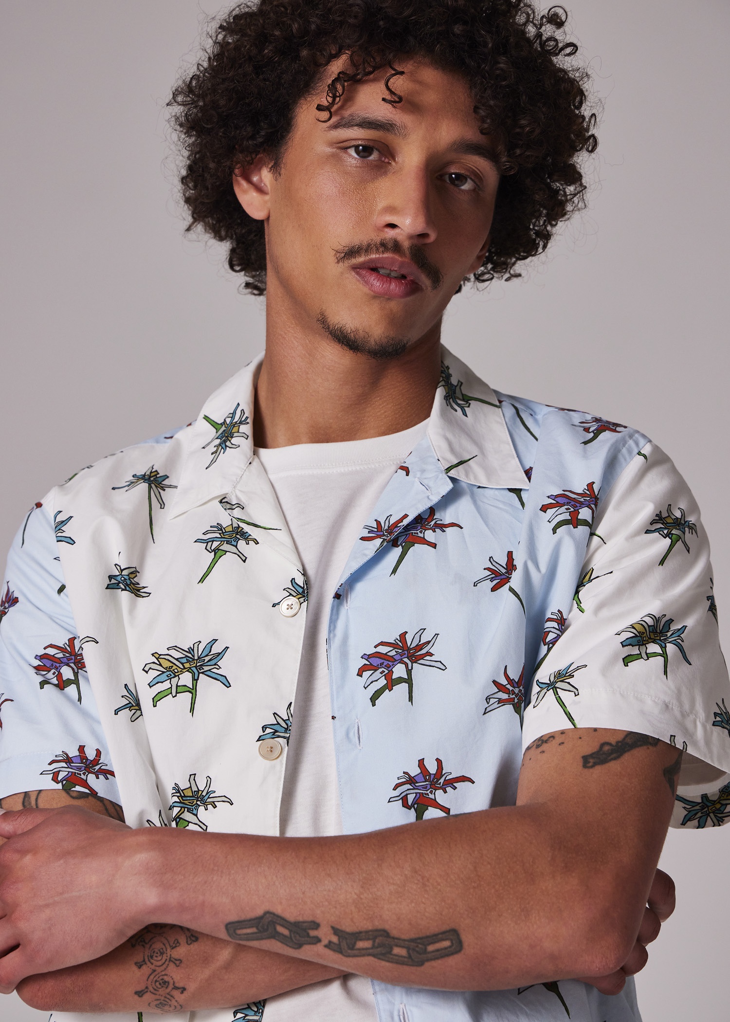 White And Blue 'Edelweiss' Print Short-Sleeve Shirt - 6